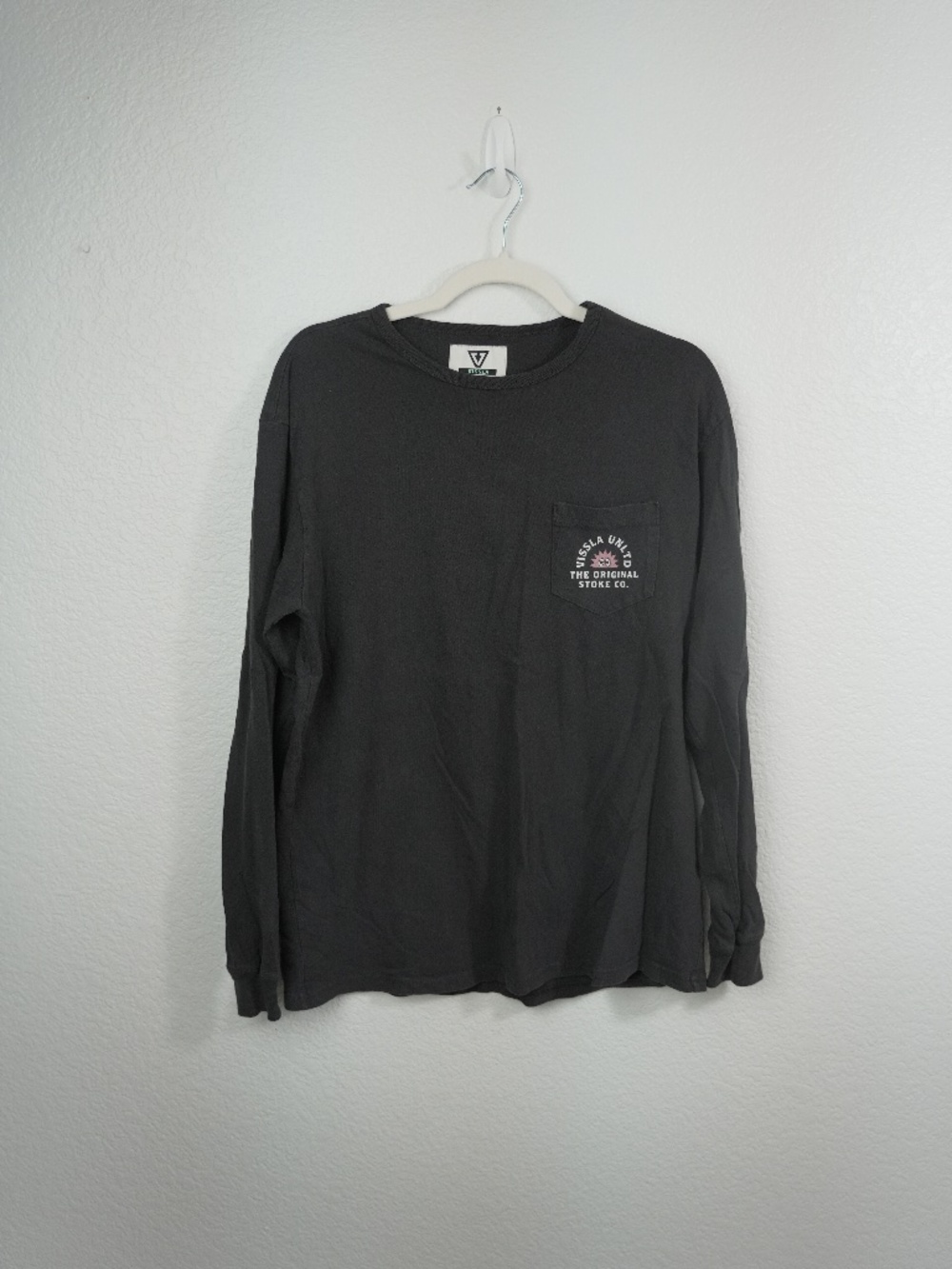 Vissla Men’s Long Sleeve Shirt Size M Black Stoke Co Graphic Pocket Surf Tee